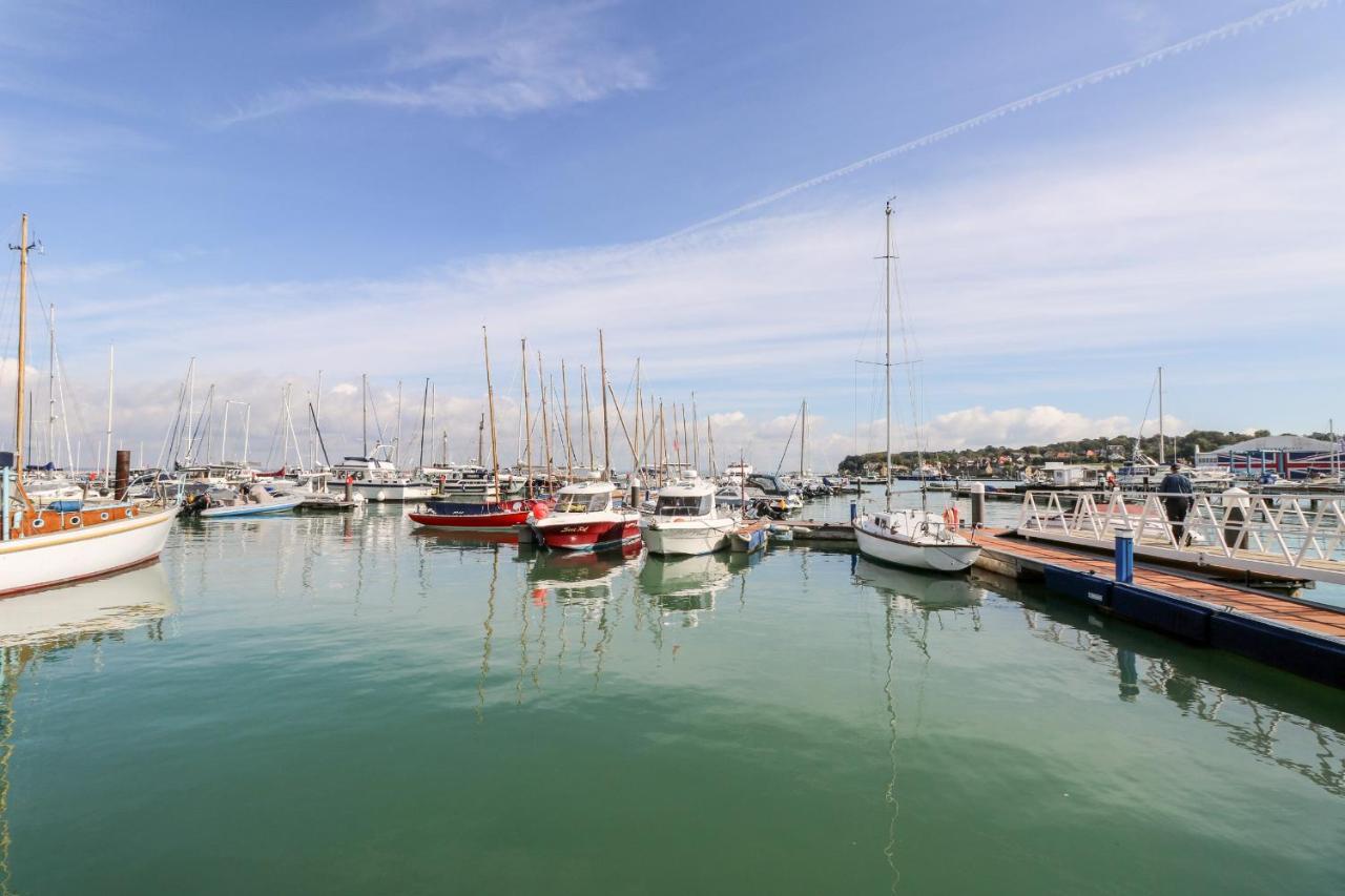 1 Westwood Close Cowes  Luaran gambar